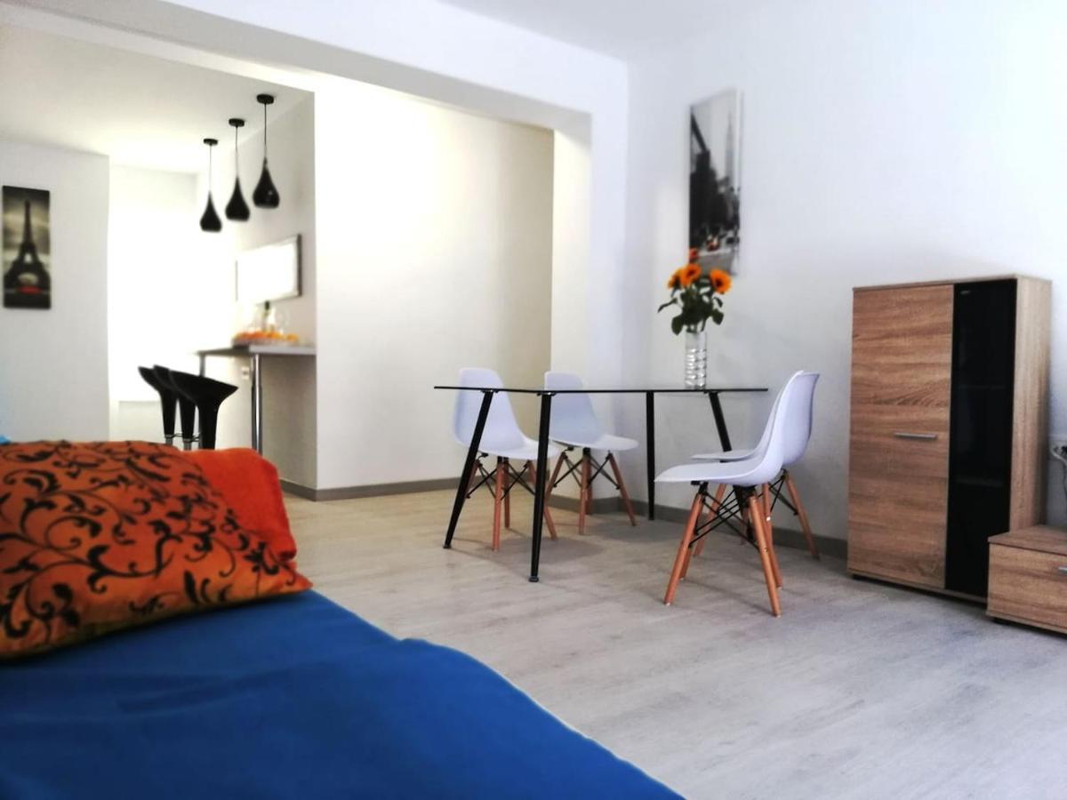 3 Bedroom 150 M From The Beach Torrevieja Bagian luar foto
