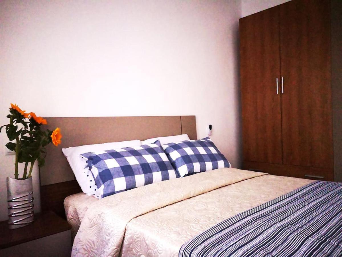 3 Bedroom 150 M From The Beach Torrevieja Bagian luar foto
